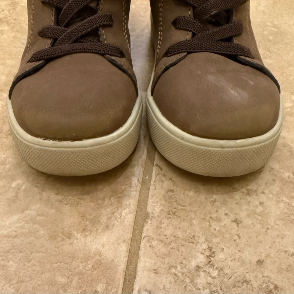 OSHKOSH B’GOSH toddlers boys high top Cesc Sneaker Boots